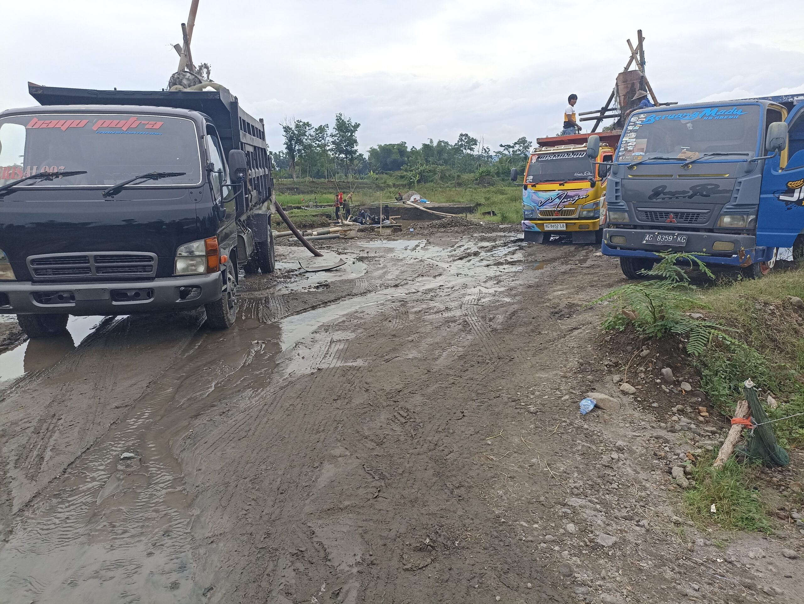 Menilik Maraknya Tambang Pasir dengan Mesin Penyedot di Aliran Kali Semut Gandusari Blitar