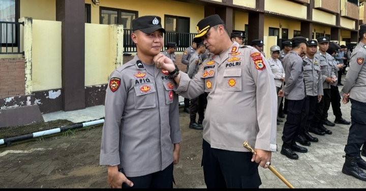 Kapolres Gowa Pimpin Pemeriksaan Sikap dan Penampilan Personel Polres Gowa