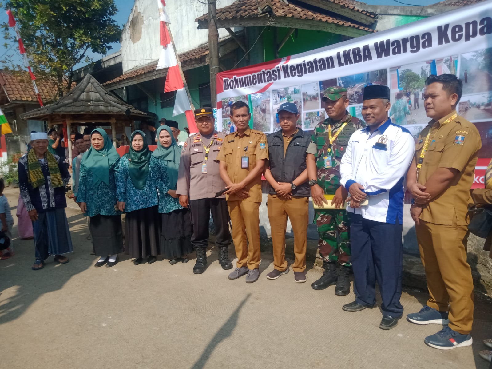 Lomba Kampung Bersih dan Aman LKBA desa Sindangsari berinovasi ke perpustakaan digital