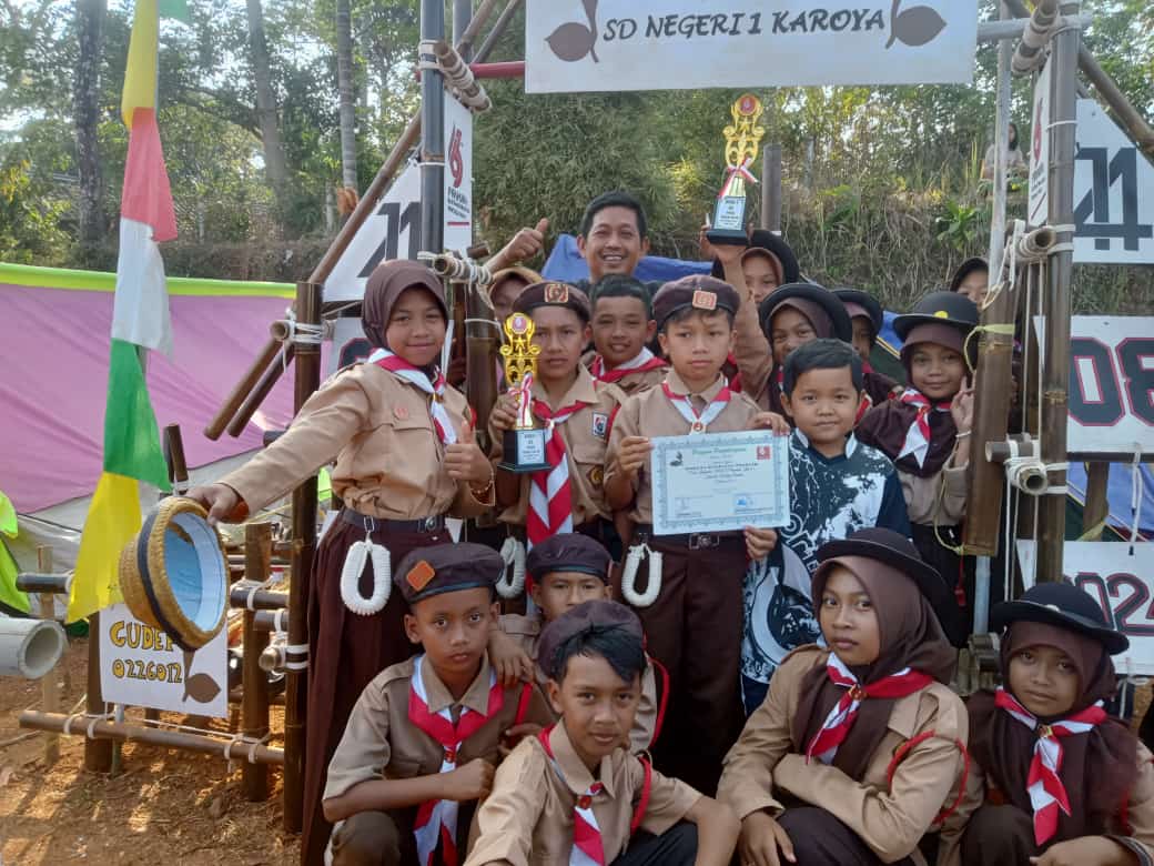 Pemerintah Desa Karoya Ikut Meriahkan Kegiatan HUT RI di SDN 1 Karoya